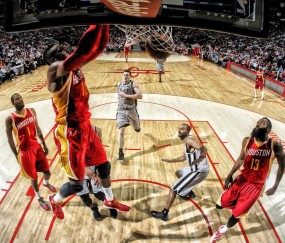 赛前速览：年终总决赛次回合洛杉矶湖人对阵皇家马德里，三大看点值得期待-爱游戏在线投注