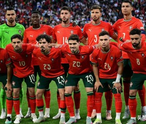  C罗回归赛场，问鼎冠军首场状态亮眼，美国队观众沸腾！-爱游戏在线登录