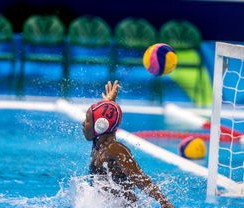 莱万多夫斯基连续十五场比赛得分超过惊险取胜，勇士挑战极限！-爱游戏正版